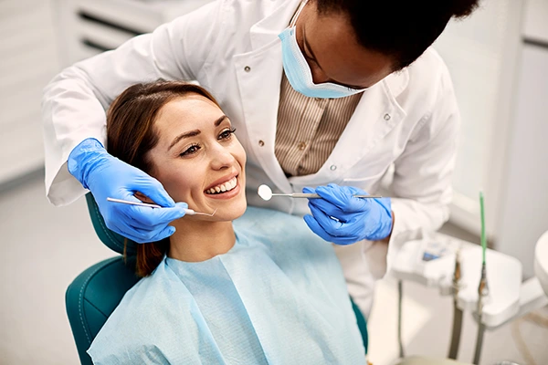 Mulher na dentista